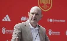 Rafael Louzán dejará de exponerse ante los medios a lo Rajoy mientras Salvador Gomar presume de Mateu Alemany