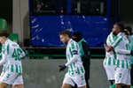 Bakambu salva al Betis de otro esperpento en Moldavia y lo deja con vida en la Conference