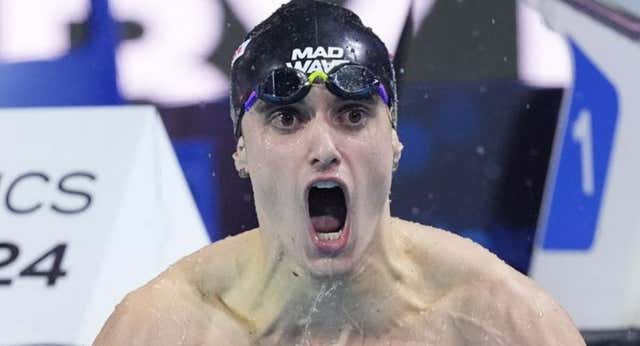 El español Carles Coll se corona campeón del mundo de los 200 braza