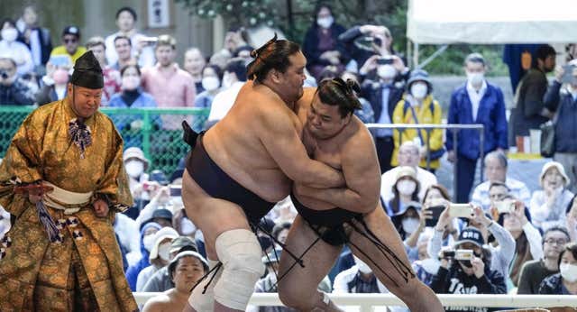 El sumo vuelve a colarse en el escenario de Los Beatles o Lady Gaga en Londres