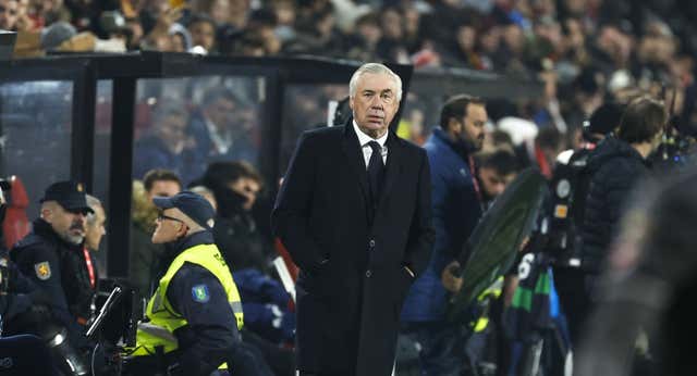 Ancelotti se reivindica con las siete bajas y reclama: «El penalti a Vinicius es claro»