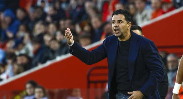 El abatimiento de Míchel evidencia la crisis del Girona: «Estoy muy molesto; pasarse el balón no es fútbol»