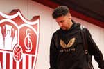 La tarde más difícil de Jesús Navas: se despide del Sevilla entre lágrimas, una ovación histórica y un beso al césped del Sánchez Pizjuán