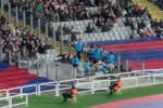 El Barça coloca una charanga para sustituir una grada de animación invisible, pero que no calla: «Esto es artificial y pagado»