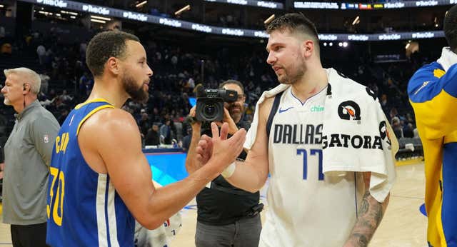 Luka Doncic reina frente a Stephen Curry en una oda al triple: ¡¡48 anotados, récord histórico en la NBA!!