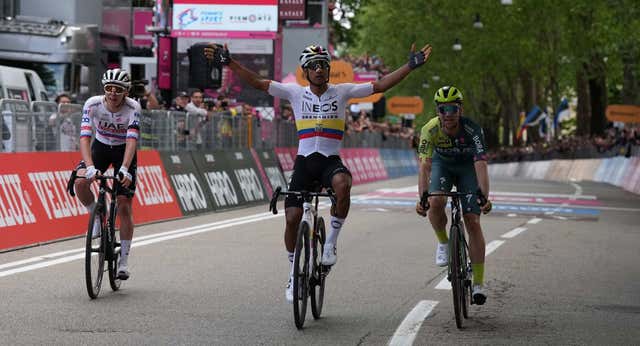 Jhonatan Narváez se pasa al lado de Tadej Pogačar tras ganarle en el Giro de Italia: ‘Me voy a preparar a tope’