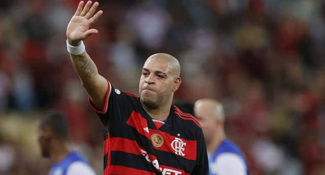 Adriano, el ‘Emperador’ de Brasil que se convirtió en “el mayor desperdicio del fútbol” se despide de manera oficial