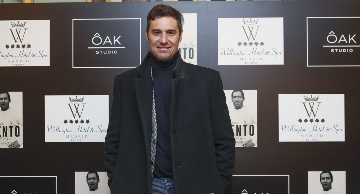 El exfutbolista del Real Madrid acudió a la presentación del libro 'Gento real'.