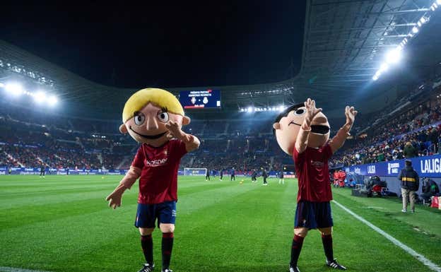 Rojillo y Rojilla, mascotas de Osasuna. Getty
