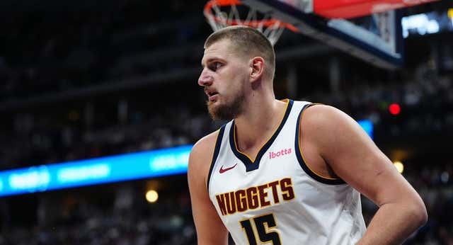 La inmensidad de Nikola Jokic en Denver Nuggets: Remontada imposible, triple-doble y victoria sobre Sacramento Kings