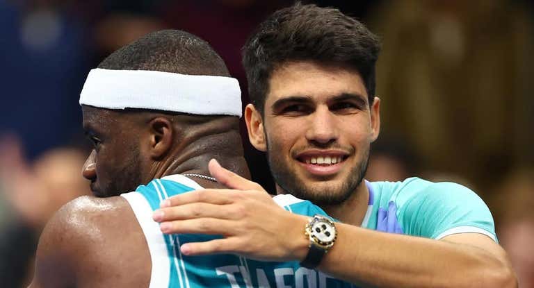 Tiafoe y Alcaraz, tras jugar una exhibición en Charlotte a principios de diciembre.