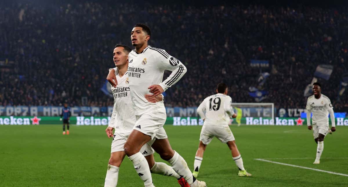 Bellingham y Lucas Vázquez celebrando en la Champions contra el Atalanta. El Real Madrid también busca alegrías en LaLiga.