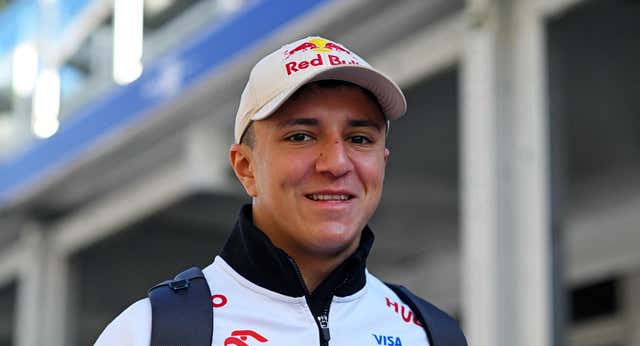 Isack Hadjar se estrenará en Fórmula 1 con Racing Bulls y se completa la parrilla