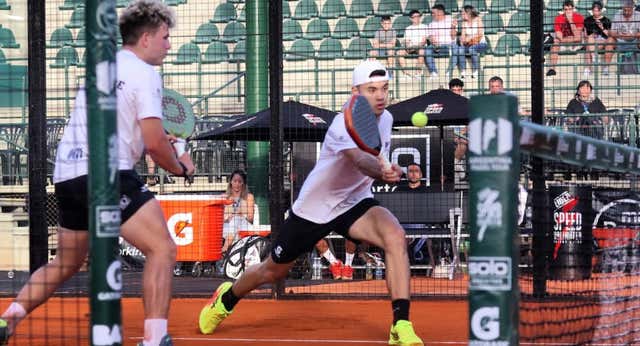 Leo Augsburger y Tino Libaak se llevan el primer torneo de pádel en tierra batida y con un solo saque: “Costó mucho adaptarse”