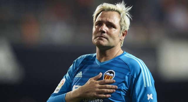 Santi Cañizares avanza un giro definitivo en el Valencia con el cambio de entrenador: «Conduce a una nueva propiedad»