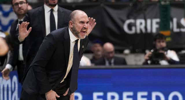 Chus Mateo manda un aviso a todos los rivales del Real Madrid pese a su irregularidad: «Si somos capaces de ganar al ALBA…»