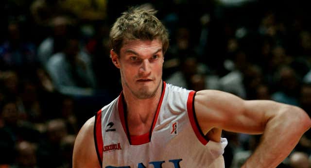 Los «días interminables y agotadores» de Tiago Splitter en sus primeros años en Baskonia: «Llegó muy blando y acababa con la lengua fuera…»