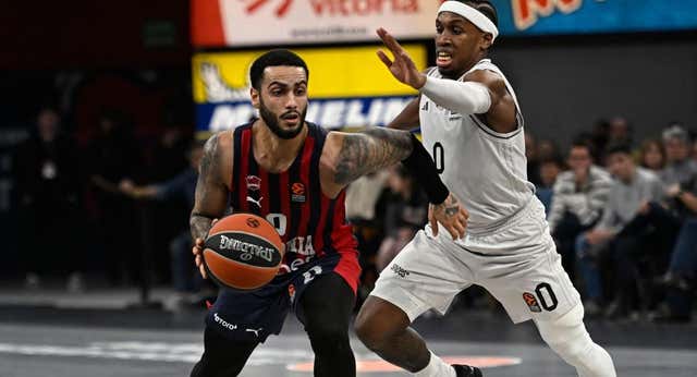 Moneke y Howard se dan un homenaje en la remontada ‘imposible’ de Baskonia