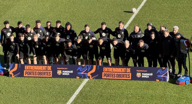 Baño de ilusión: la sonrisa y calma de Dani Olmo, las confidencias con Iñigo Martínez y una sorpresa que invita al optimismo: «Ojalá ganemos la Champions»