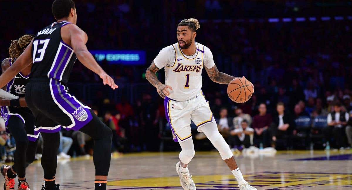 D'Angelo Russell es traspasado de los Lakers a los Nets.