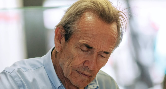 Tiene 80 años, pilotó 13 en Fórmula 1 pero solo el Dakar le marcó: «Intelectualmente, mi segunda vida empezó cuando lo descubrí»
