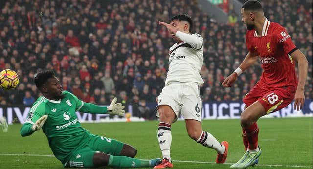 Amad Diallo rasca un empate para el Manchester United en Anfield en una segunda parte de locura