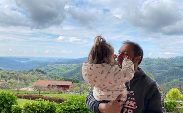 Sietes, hoy en día, con su hija.