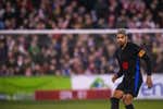 El Barça celebra la vuelta de Araujo antes de Arabia, pero tuerce el gesto con su ambigüedad: «Ya veremos...»