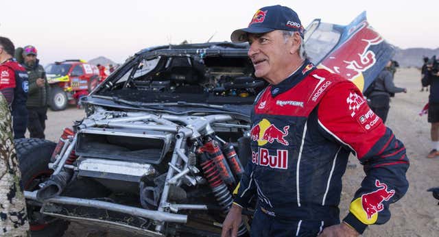 Sainz se va triste del Dakar: «Hoy lo que pienso es en que todo el trabajo de un año ha servido de poco, es un día duro»