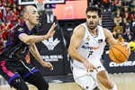 El Real Madrid despierta a tiempo para ganar en Granada y tener a tiro ser cabeza de serie en la Copa