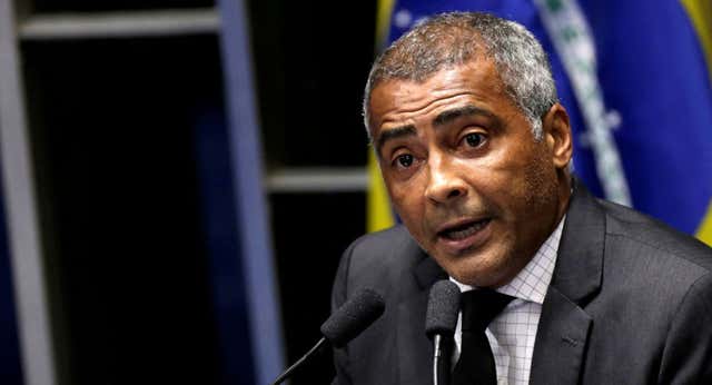Romario impone su ley de las botas negras a los juveniles del América: «¿Quién va a saltarse una orden suya? Yo no…«
