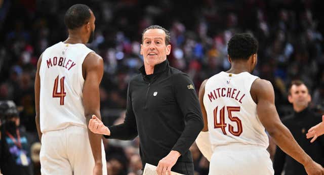 El ‘español’ Kenny Atkinson encamina a los Cavaliers a una temporada de ensueño y a codearse con los Bulls de Jordan y los Warriors de Curry