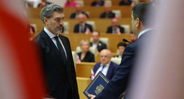 Mijaíl Kavelashvili, de jugar en el Manchester City a presidir Georgia sin el reconocimiento de la oposición: «No respeta a las mujeres»