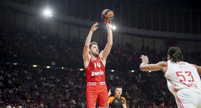 ¡Sasha Vezenkov firma una actuación marciana con 45 puntos y 52 de valoración y pulveriza marcas históricas en la Euroliga antes de su doble visita a España!