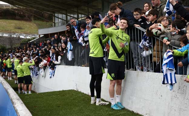Beñat Turrientes se ha ganado el cariño de la afición de la Real sociedad.  RS