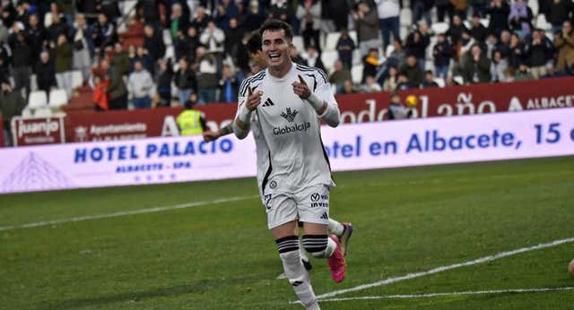 Racing y Mirandés empiezan el año con mal pie y dan más aire al Almería