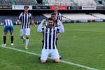 De vender calzoncillos ilegales a triunfar en redes sociales y representar futbolistas: «Me inspiro escuchando aspiradoras y secadores»