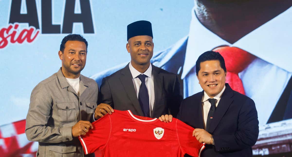 Patrick Kluivert en su presentación como seleccionador de Indonesia. /EFE/EPA/BAGUS INDAHONO