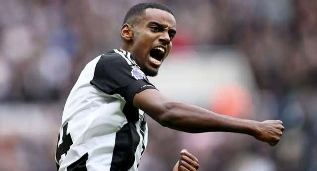 Yo jugué con Alexander Isak, «el chico muy tímido» convertido en uno de los goleadores del momento: «Si este nos da en la cabeza, nos la vuela»