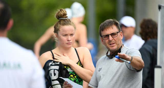 La marcha por un millón de dólares del gurú de la natación australiana a China abre un debate nacional: «Se lleva nuestro conocimiento…»