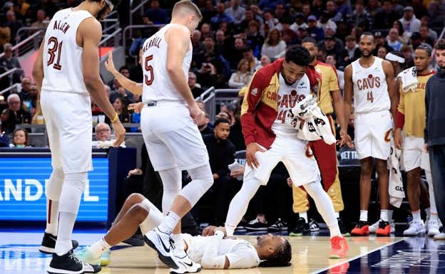 Los jugadores de los Cavaliers celebran la victoria. AFP
