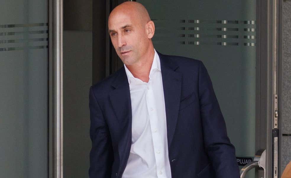 Cuándo empieza el juicio a Rubiales y de qué se le acusa