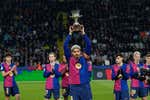 Cumbre final a la vista para plasmar la renovación de Araujo por el Barça