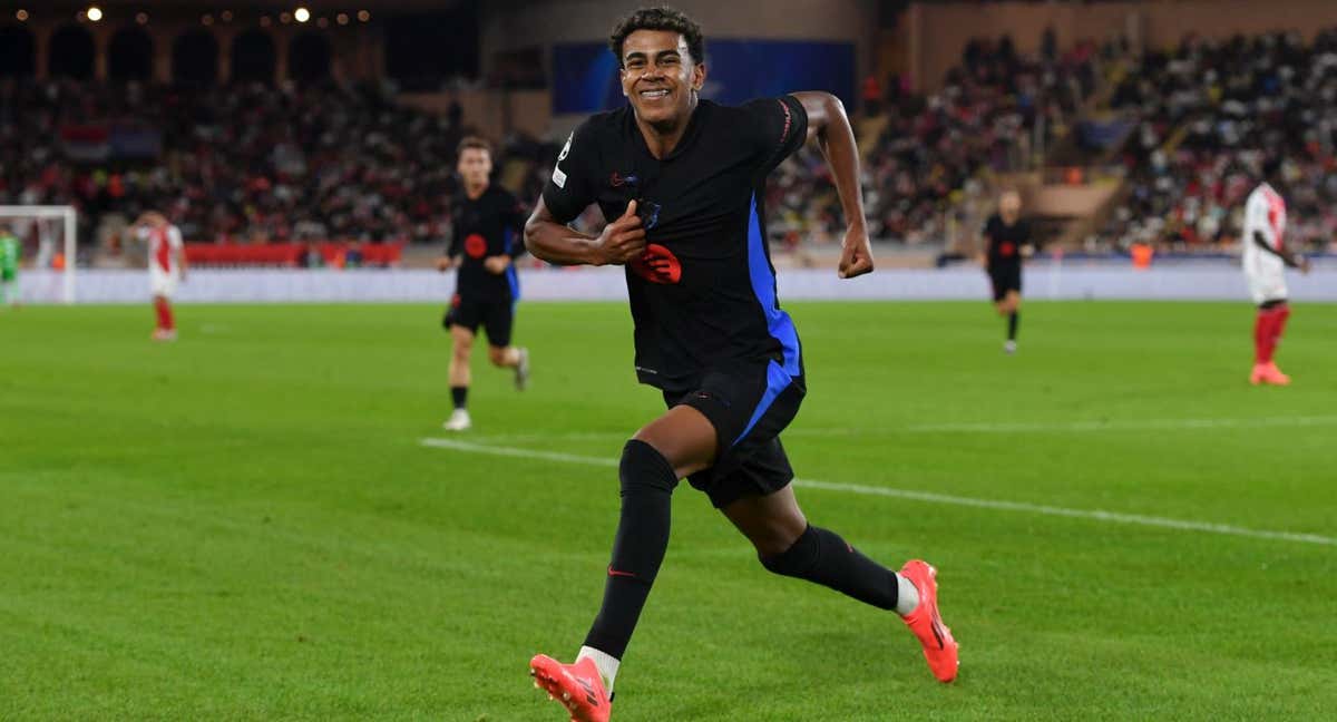 Lamine Yamal, celebrando uno de sus goles con el Barcelona esta temporada.