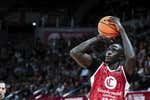 El Fenerbahçe quiere reforzar su juego interior y Jilson Bango es una de las principales opciones