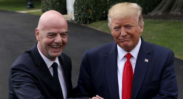 Donald Trump, Vladimir Putin, España y el reino del desierto: el balón propulsa a Gianni Infantino a la alta política
