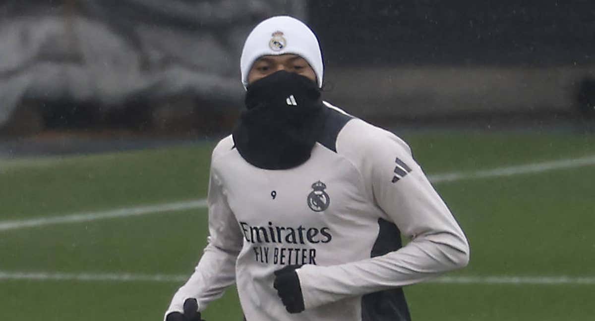 Kylian Mbappé se ejercita con el Real Madrid antes de la Champions./EFE