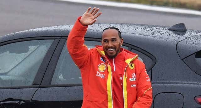 El recibimiento de Ferrari a Lewis Hamilton refleja la ilusión de los tifosi: “Hasta ayer un rival hoy uno de nosotros”