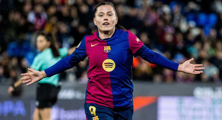 Claudia Pina celebra el primer gol del Barça ante el Atleti.