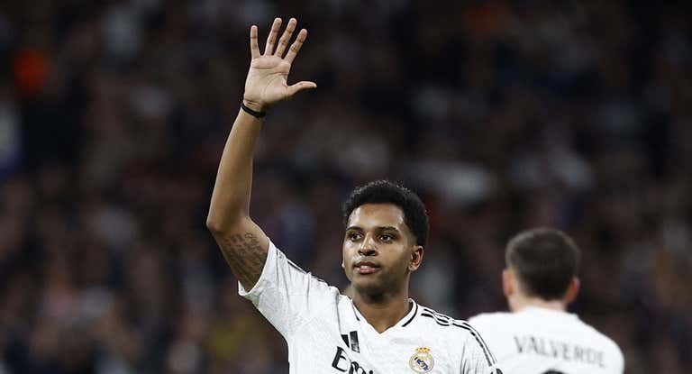 Rodrygo celebra uno de sus dos goles al Salzburgo.